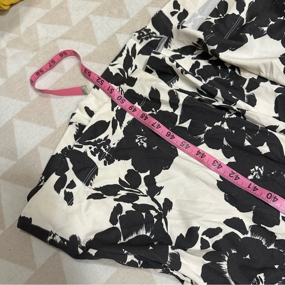 Tanya Taylor
Mac Floral-Print Crossover Waist Midi Dress - Picture 4 of 4